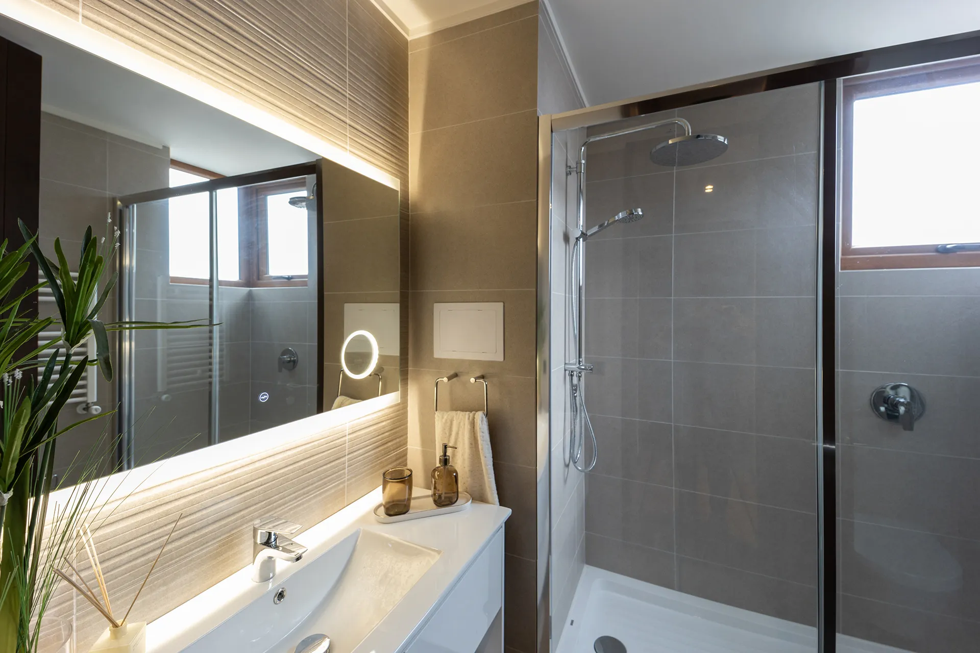 Edificio Q y Hotel Salto del Laja · Interiorismo — imagen 7