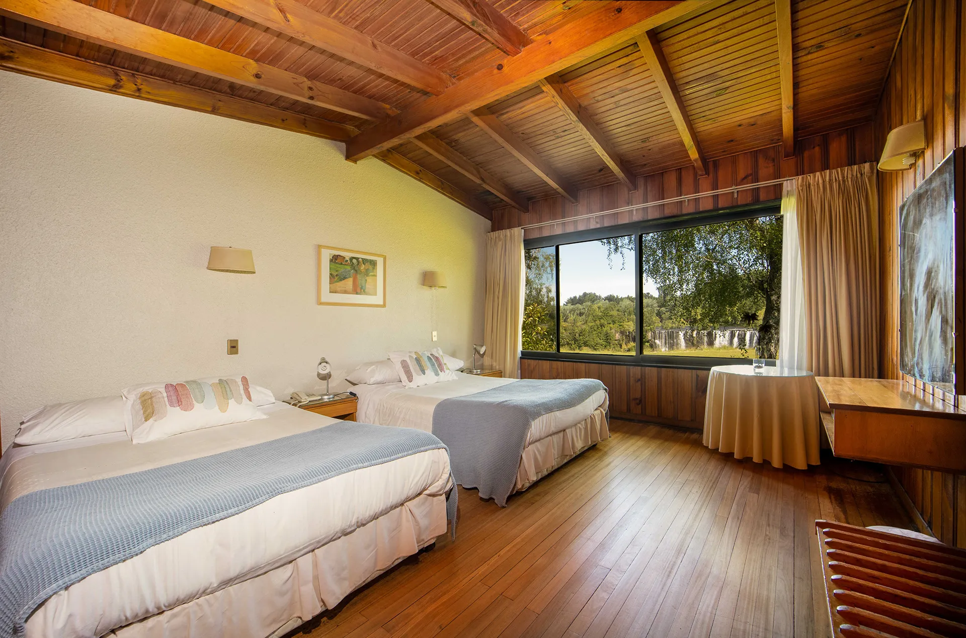 Edificio Q y Hotel Salto del Laja · Interiorismo — imagen 17